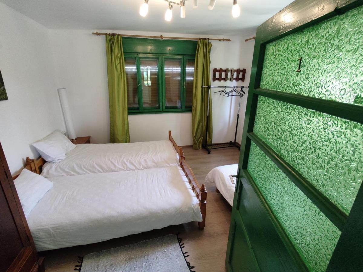 La Tataia Zahei Hotel Dragus Eksteriør billede