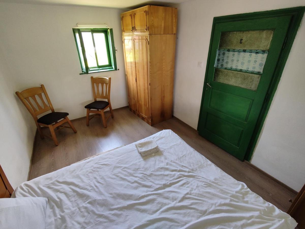 La Tataia Zahei Hotel Dragus Eksteriør billede